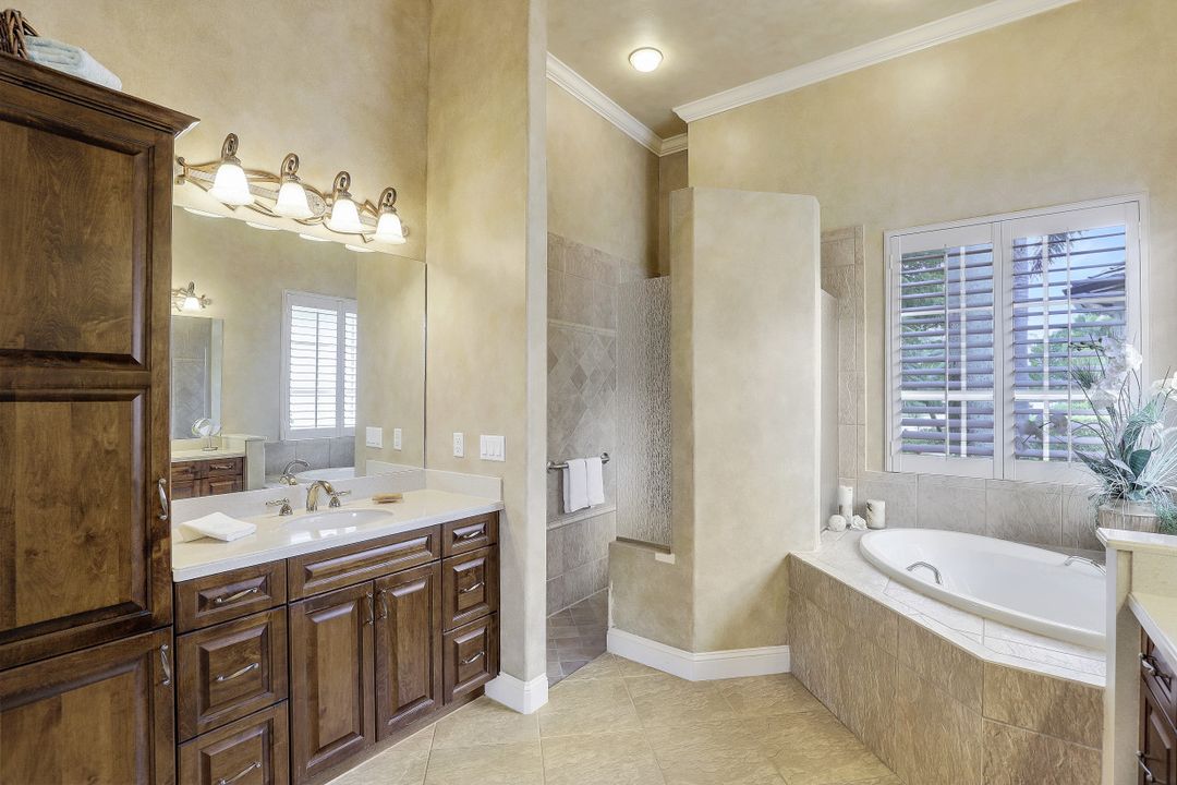 1761 Supreme Ct, Naples, FL 34110