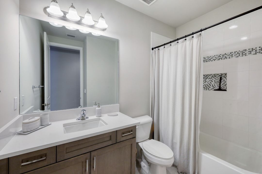 4478 Kensington Cir, Naples, FL 34119