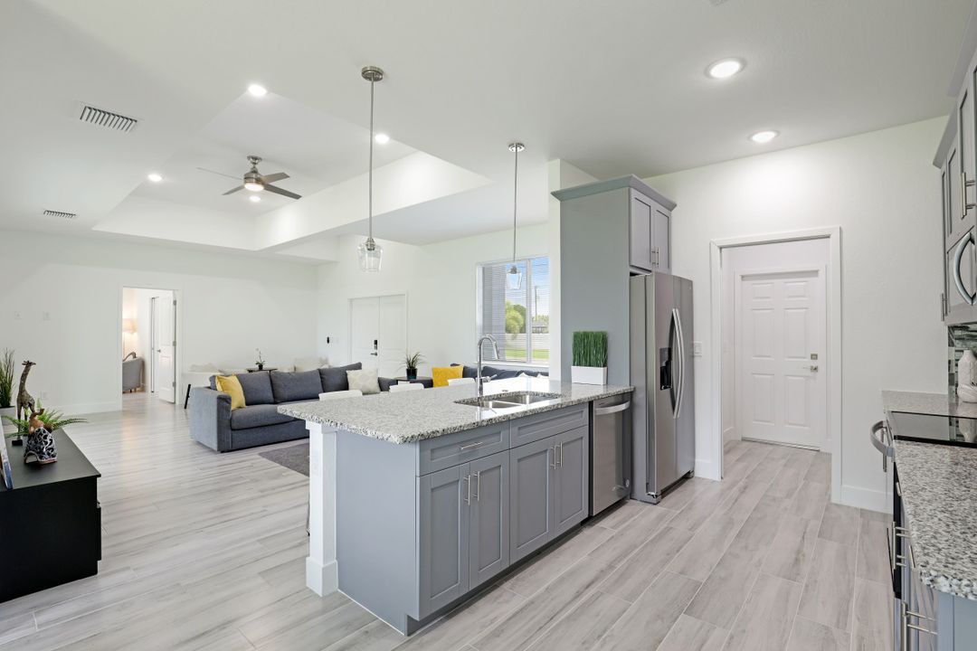 853 SW 13th St, Cape Coral, FL 33991