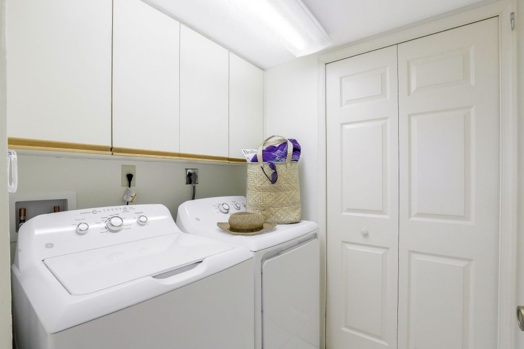 320 Horse Creek Dr #403, Naples, FL 34110