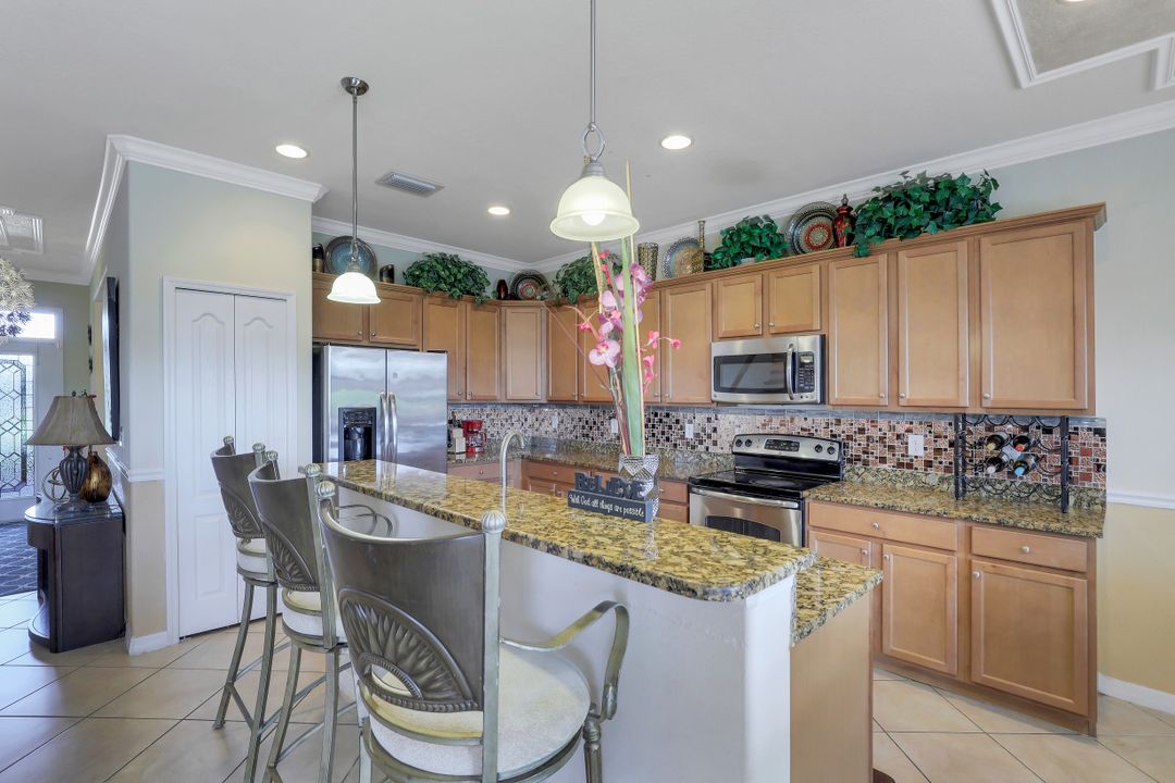 14832 Canton Ct, Naples, FL 34114