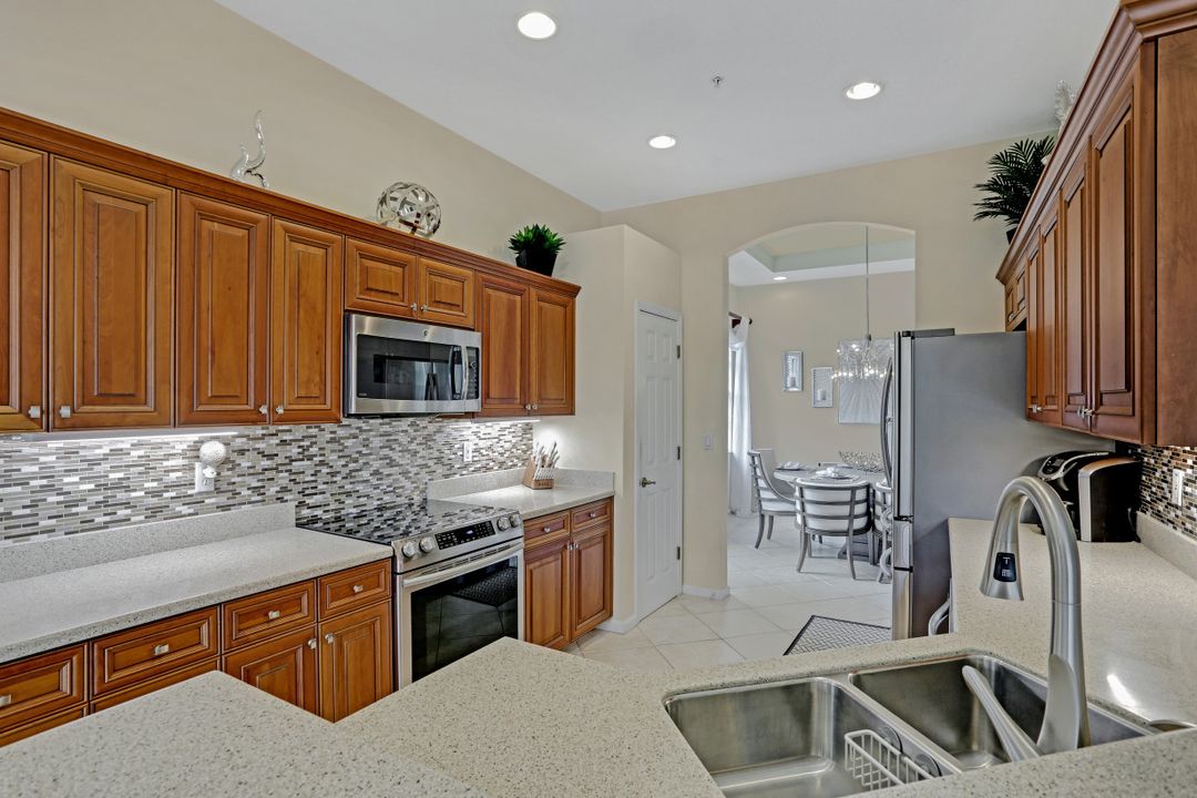 10115 Valiant Ct #202, Miromar Lakes, FL 33913