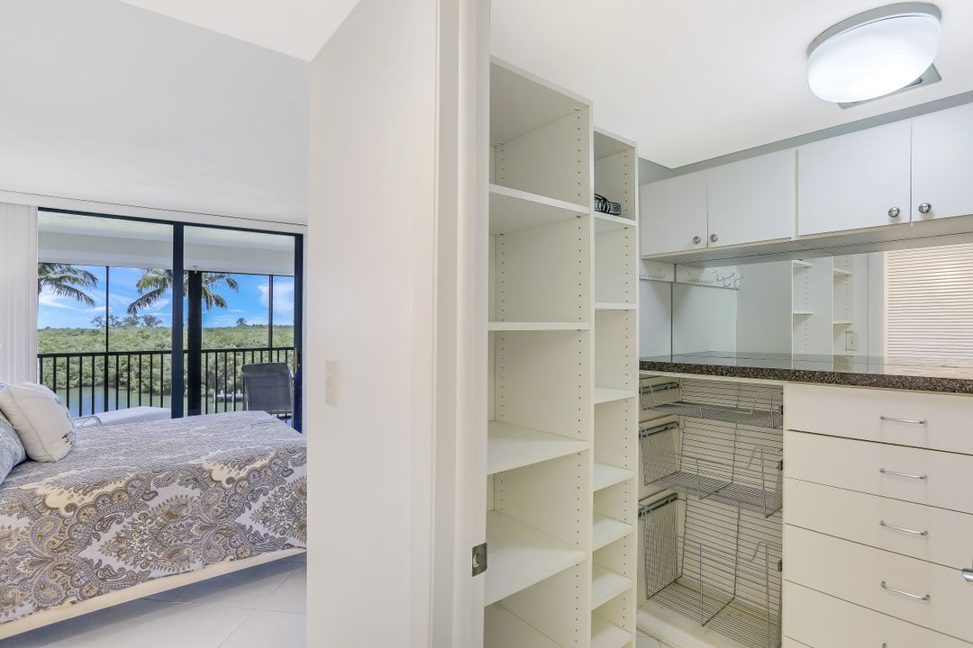 17 Bluebill Ave #305, Naples, FL 34108