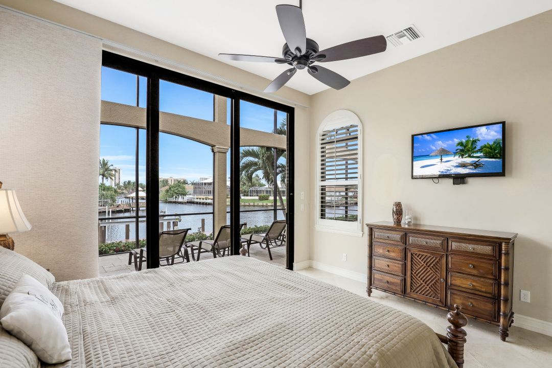 160 Copperfield Ct, Marco Island, FL 34145