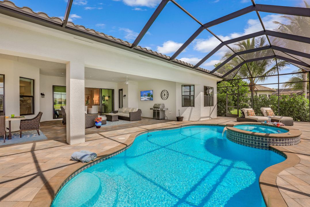 4477 Caldera Cir, Naples, FL 34119