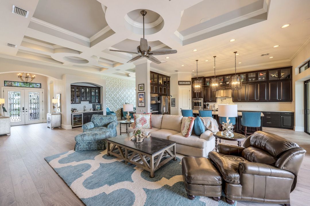 8837 Savona Ct, Naples, FL 34119