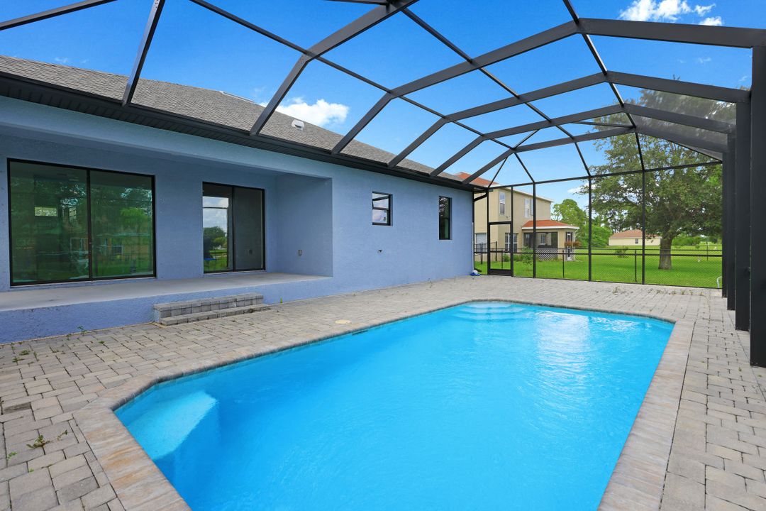 1011 NW 16th Pl, Cape Coral, FL 33993