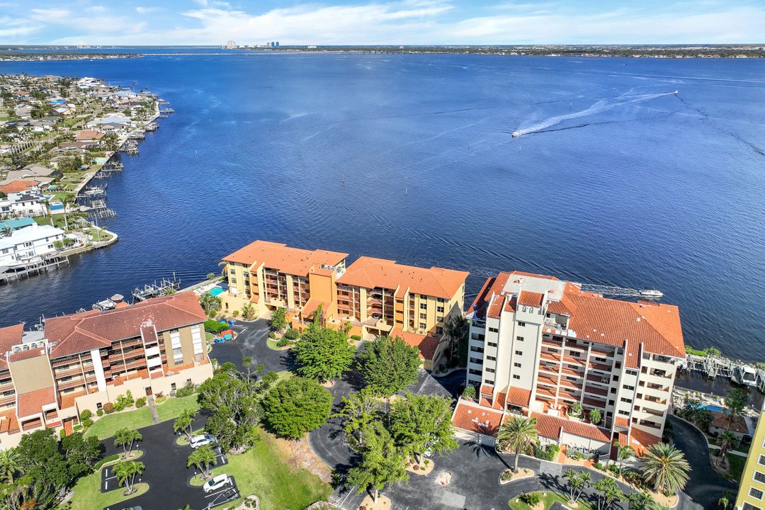 4019 SE 20th Pl #PH, Cape Coral, FL 33904