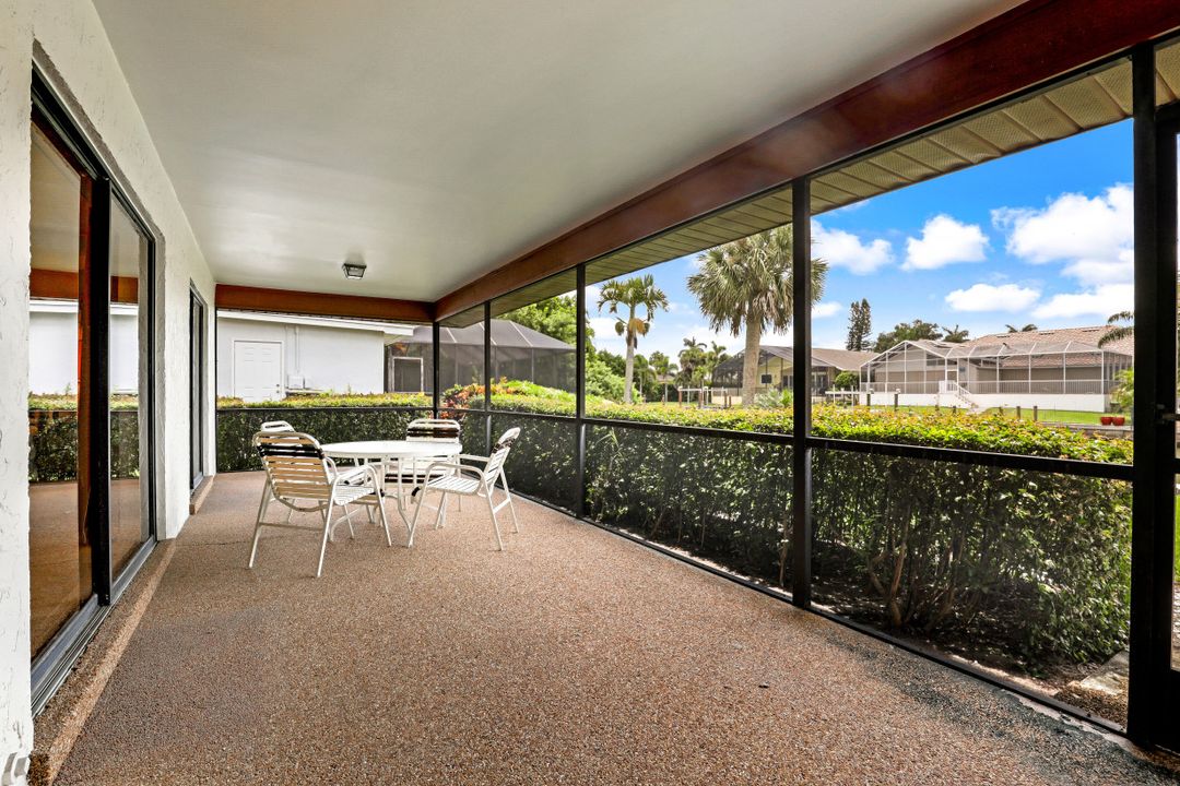 466 Tradewinds Ave, Naples, FL 34108