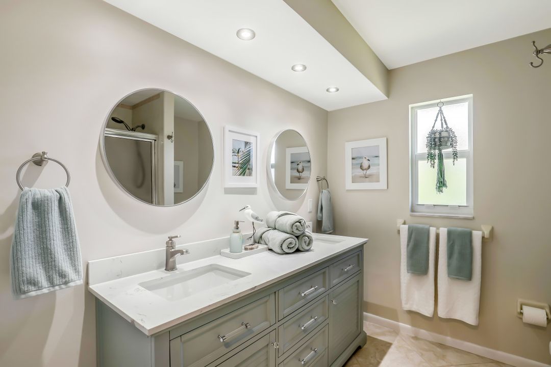 4459 Parrot Ave, Naples, FL 34104