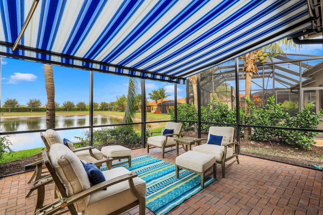 3370 Baltic Dr, Naples, FL 34119