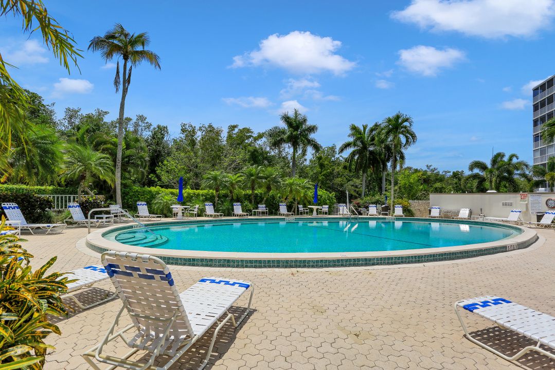 1 Bluebill Ave #703, Naples, FL 34108