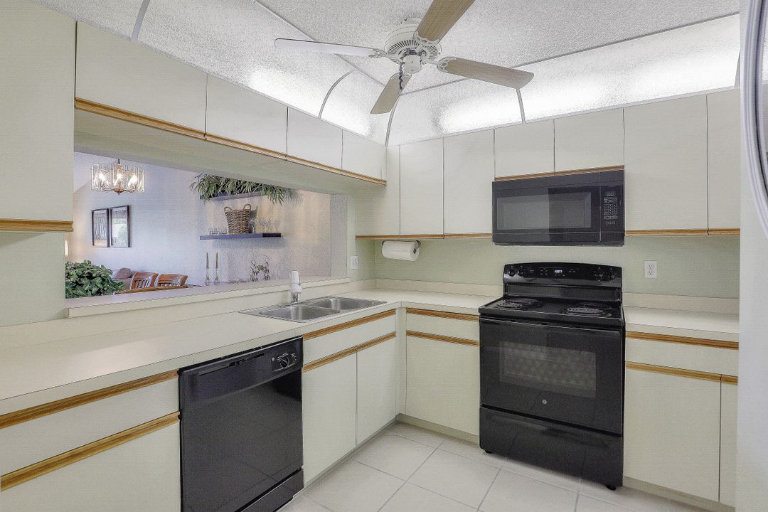 1290 Yesica Ann Cir #G-202, Naples, FL 34110