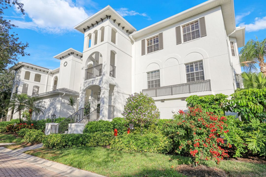 790 Bentwater Cir #203, Naples, FL 34108