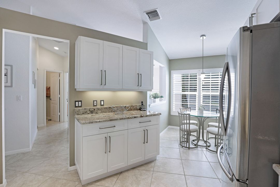 8345 Excalibur Cir #M-12, Naples, FL 34108