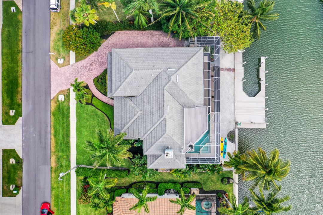 450 Spinnaker Dr, Marco Island, FL 34145