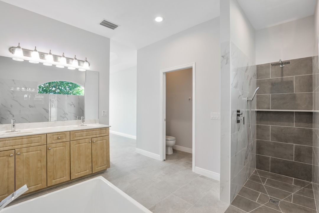 2921 SW 16th Pl, Cape Coral, FL 33914