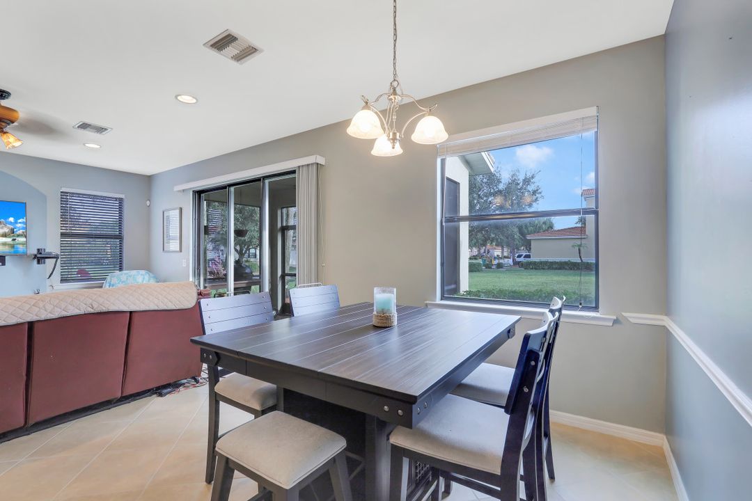 15571 Summit Pl Cir, Naples, FL 34119