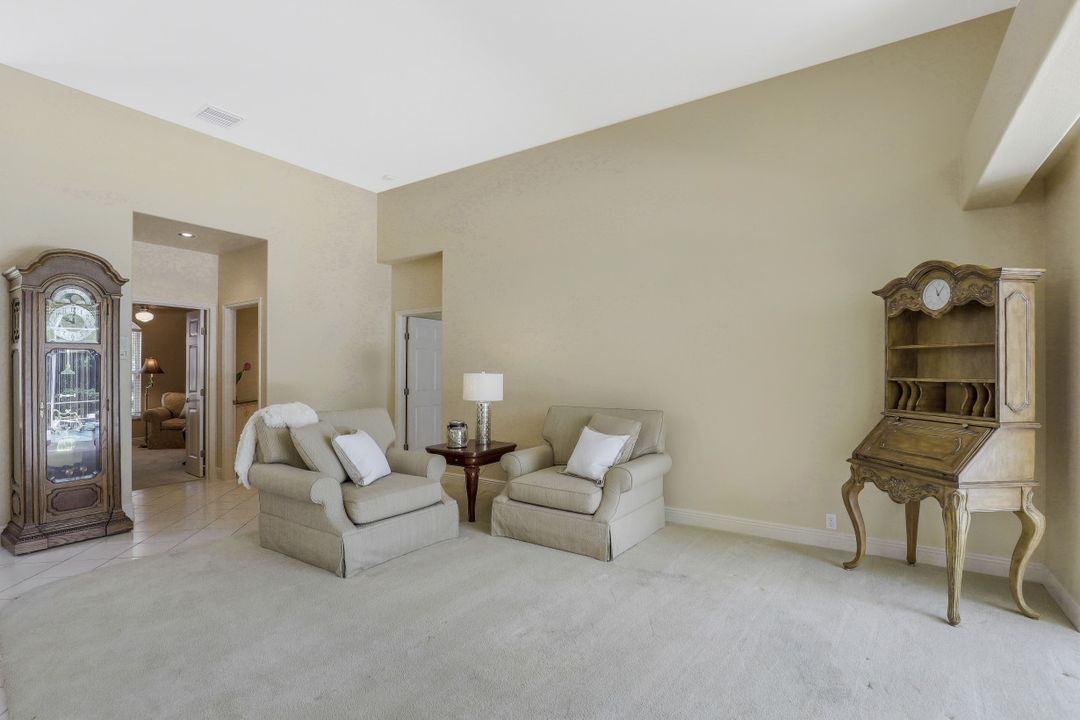 3950 Lakemont Dr, Bonita Springs, FL 34134