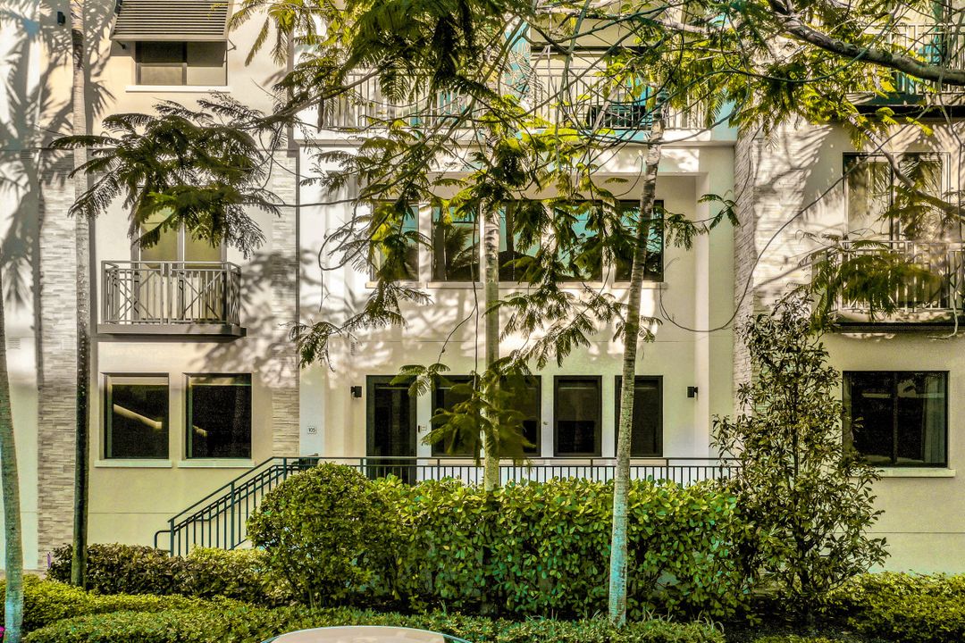 1035 3rd Ave S #105, Naples, FL 34102