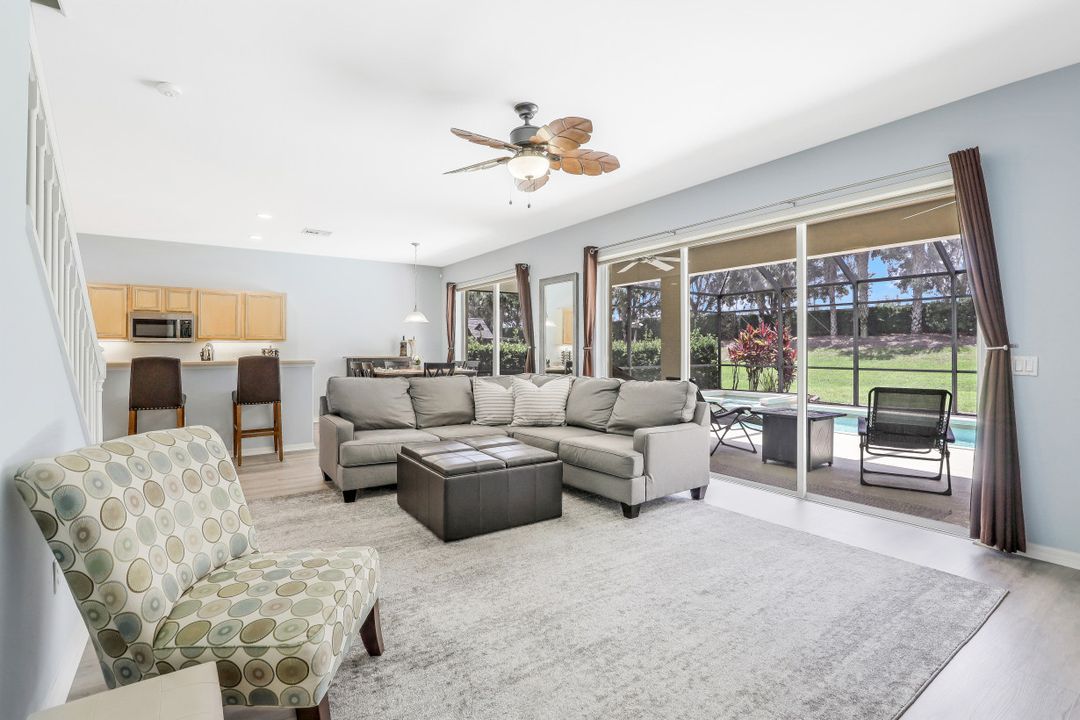 2039 Sagebrush Cir, Naples, FL 34120