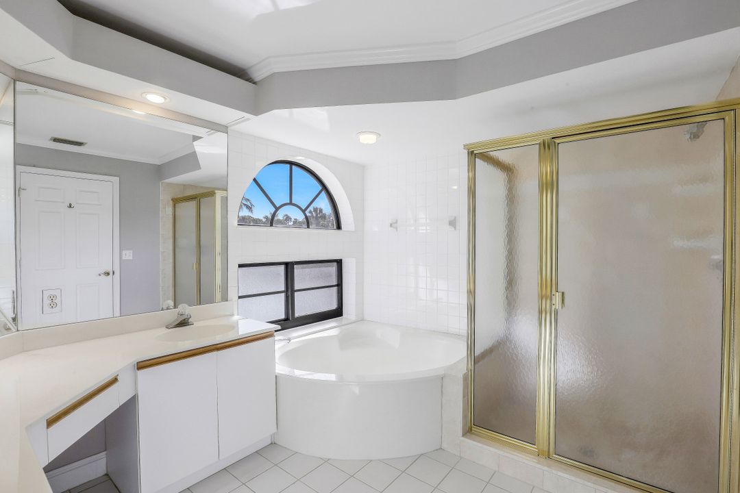 6535 Valen Way #202, Naples, FL 34108