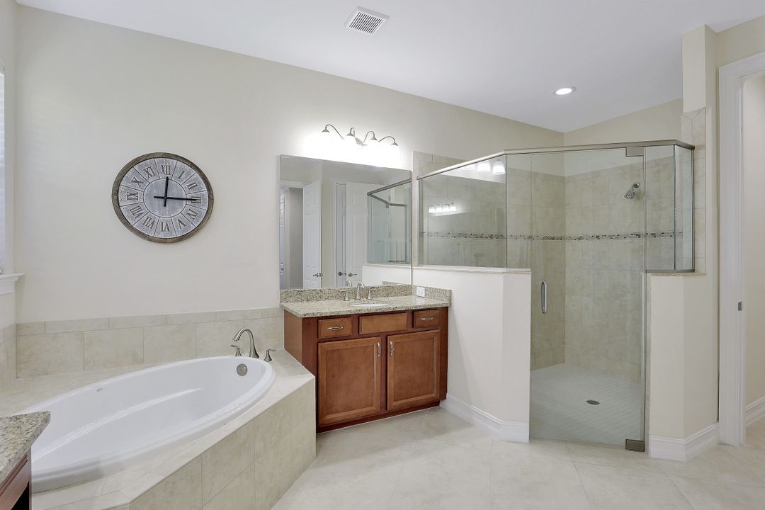 1622 Songbird Ct, Naples, FL 34120