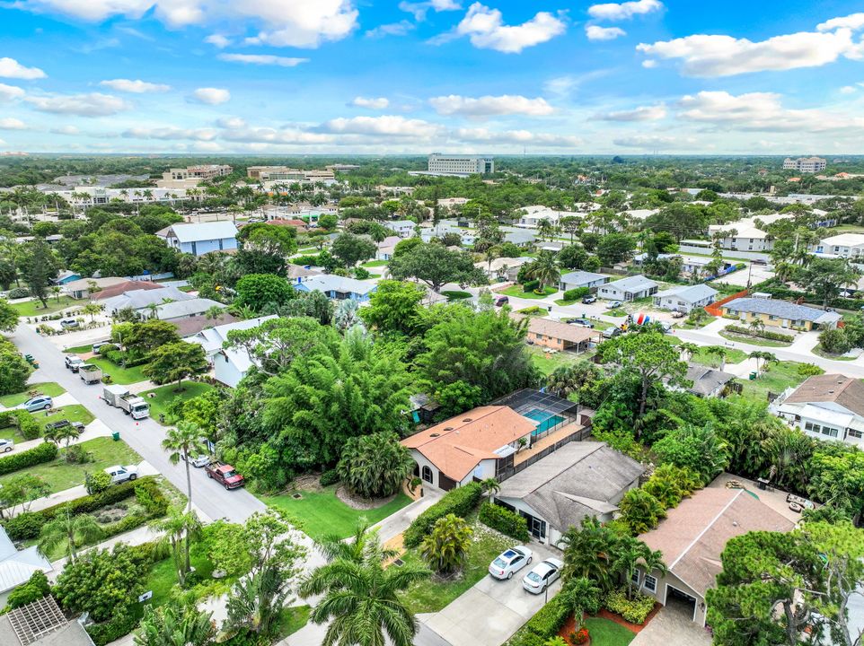 814 93rd Ave N, Naples, FL 34108