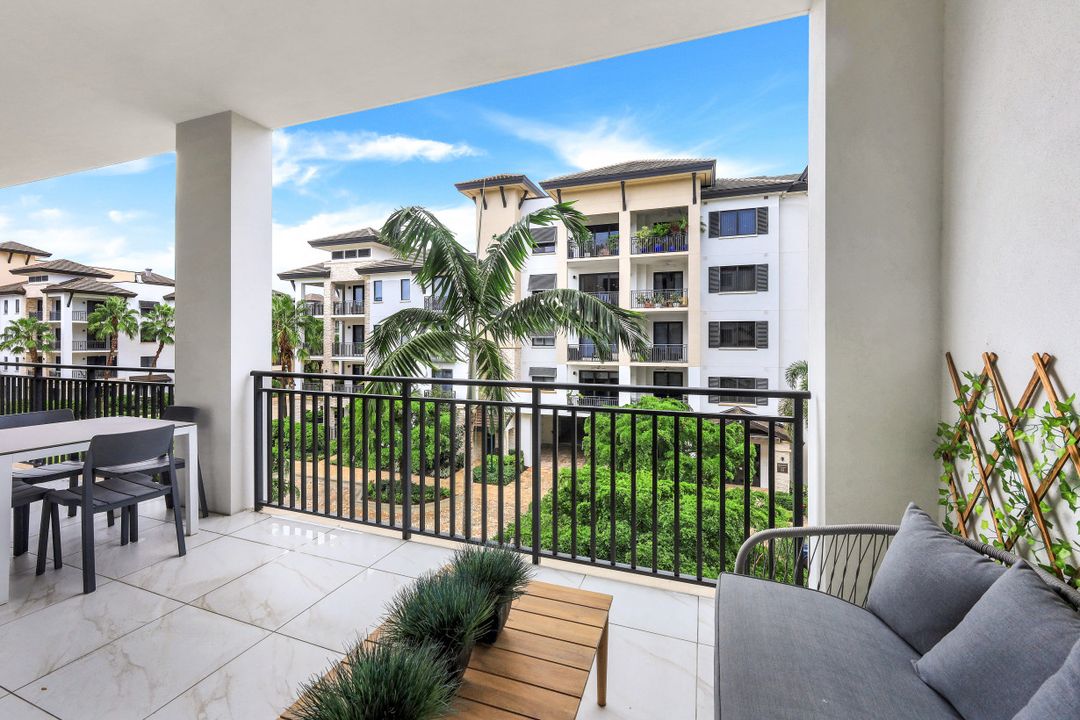 1135 3rd Ave S #303, Naples, FL 34102