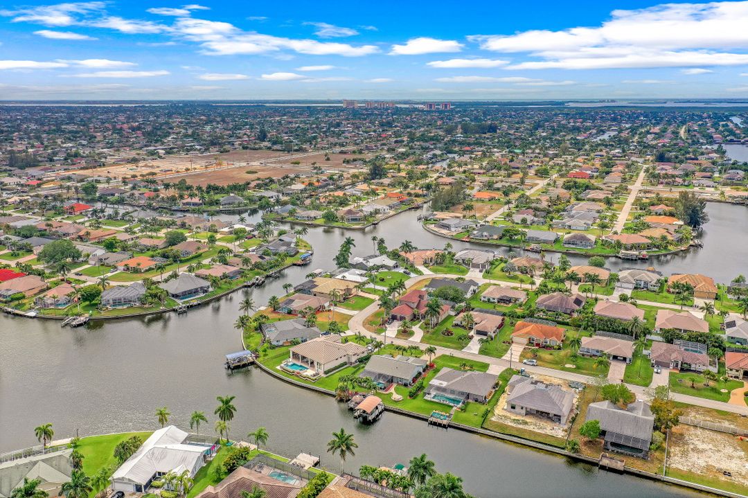 2307 SW 40th St, Cape Coral, FL 33914