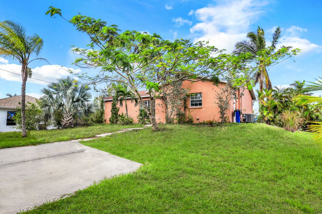 3880 Bennett Ln, Bonita Springs, FL 34134