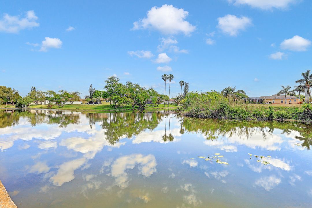 323 NE 11th Pl, Cape Coral, FL 33909