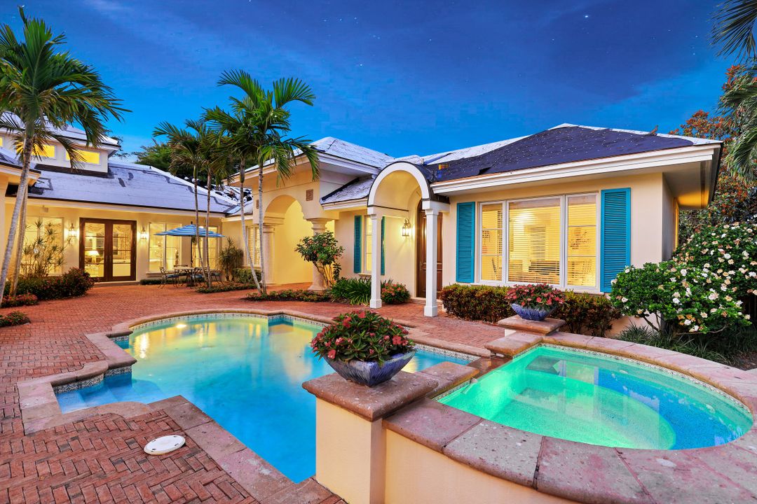 185 Cheshire Way, Naples, FL 34110