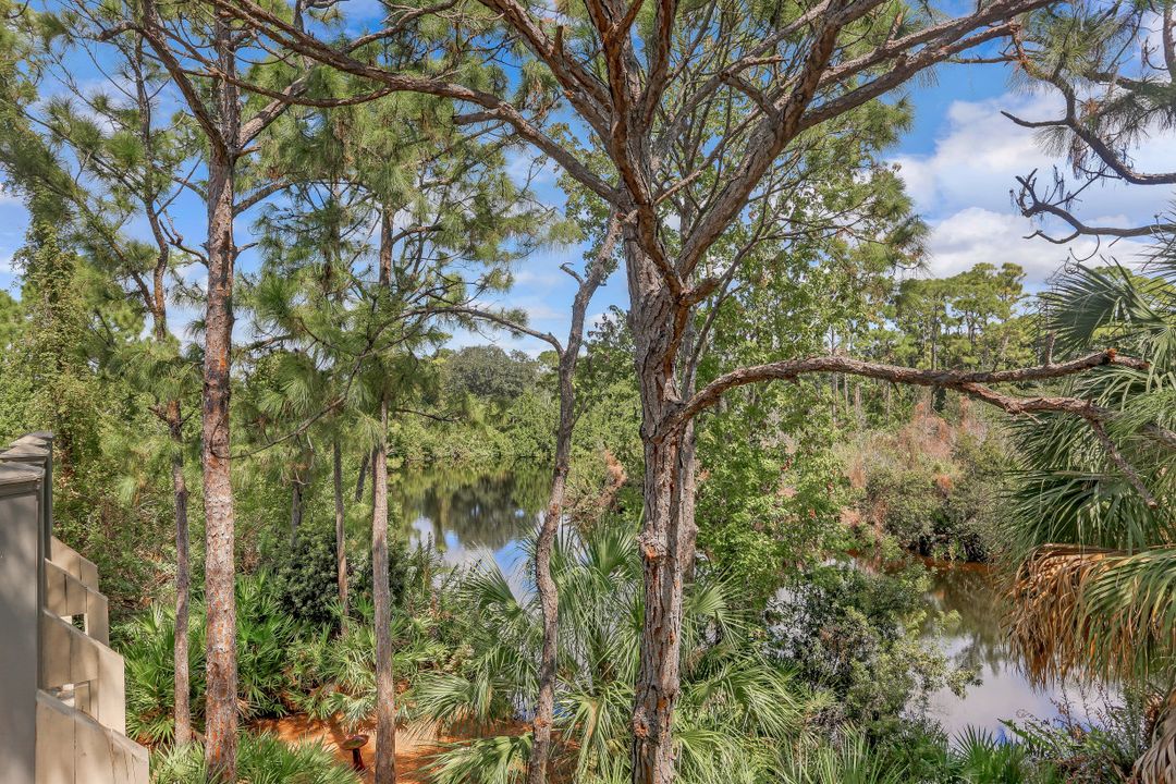 27006 Oakwood Lake Dr, Bonita Springs, FL 34134