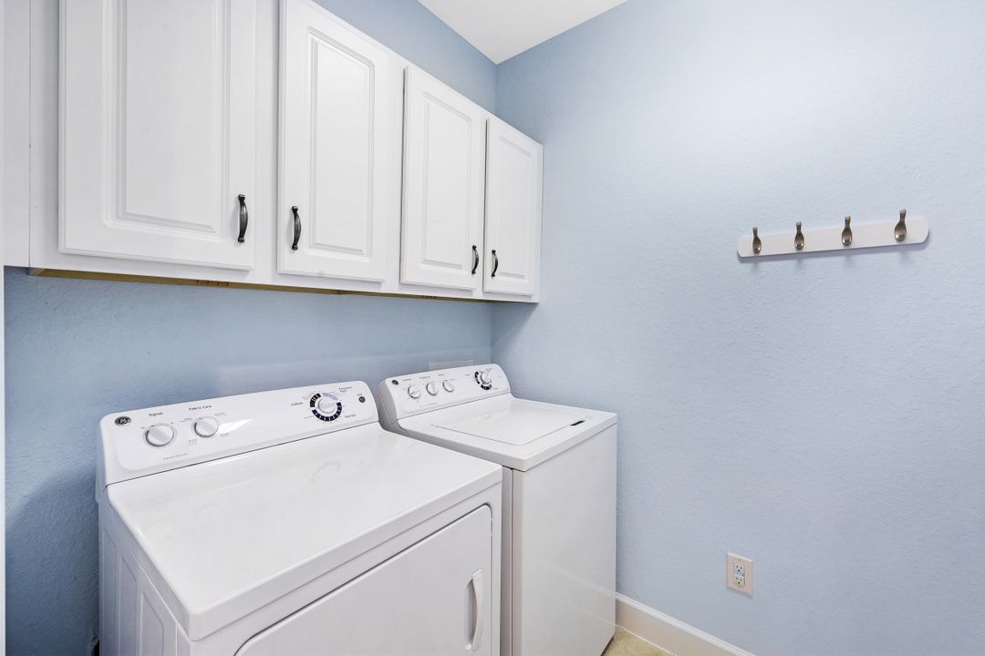 8080 Players Cove Dr Unit 102, Naples, FL 34113