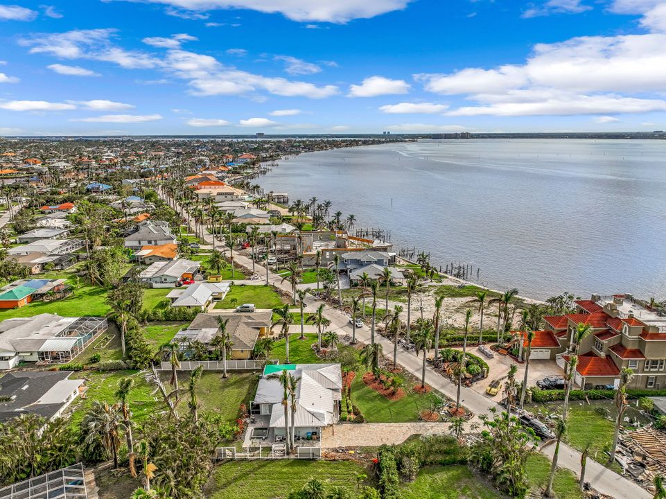 229 Bayshore Dr, Cape Coral, FL 33904