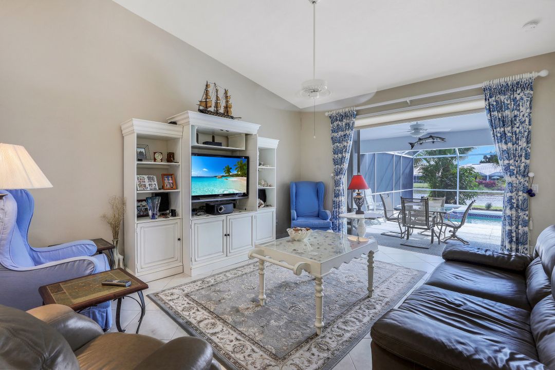 554 Captn Kate Ct, Naples, FL 34110