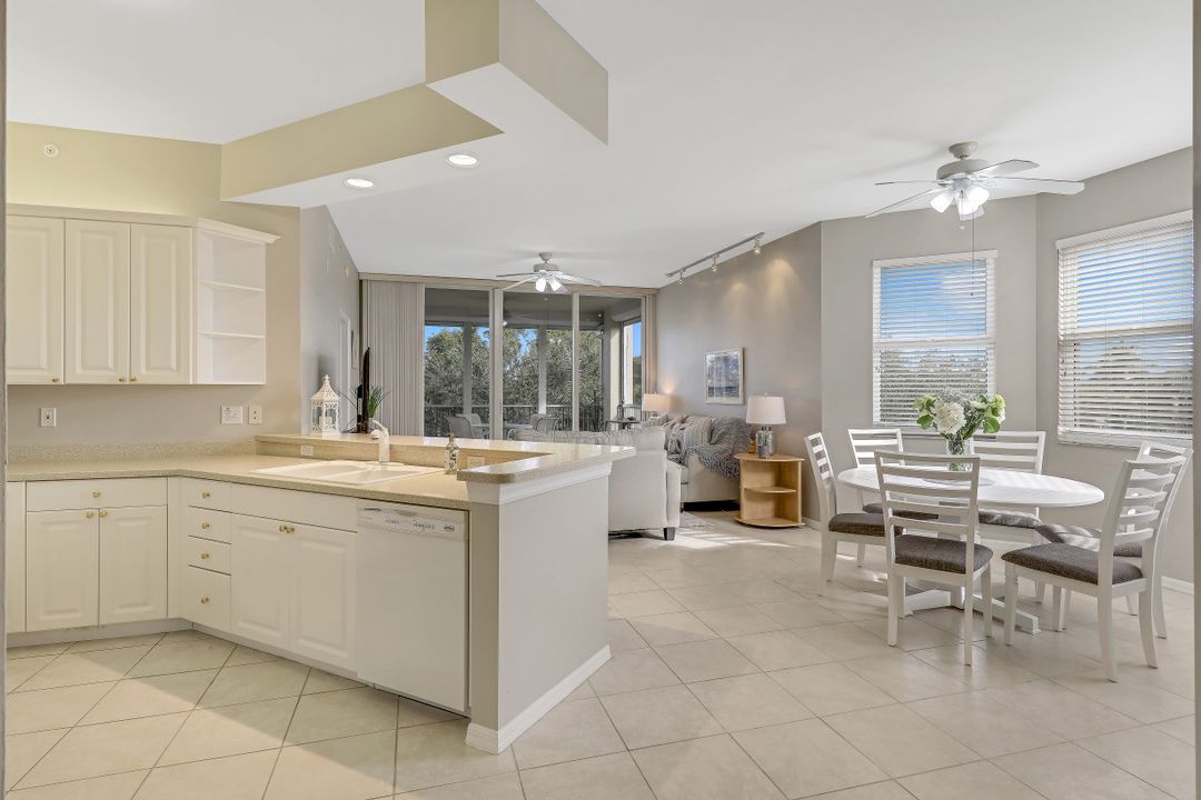 450 Launch Cir #404, Naples, FL 34108