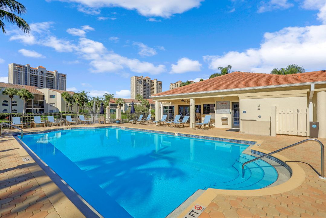 6535 Valen Way #202, Naples, FL 34108