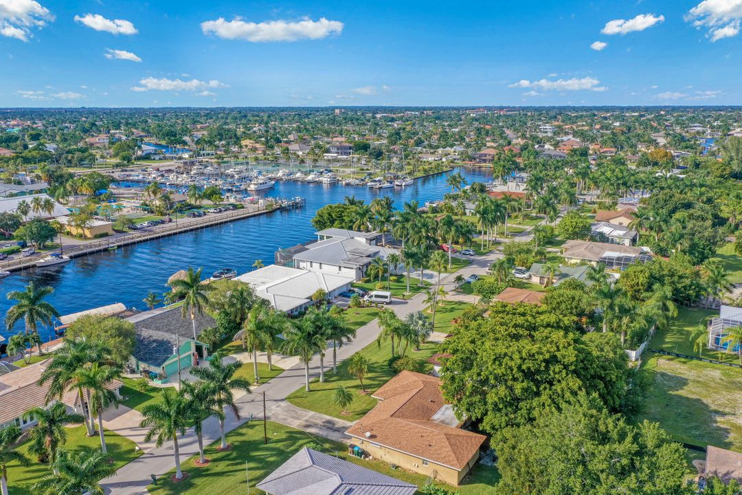 5757 Flamingo Dr, Cape Coral, FL 33904