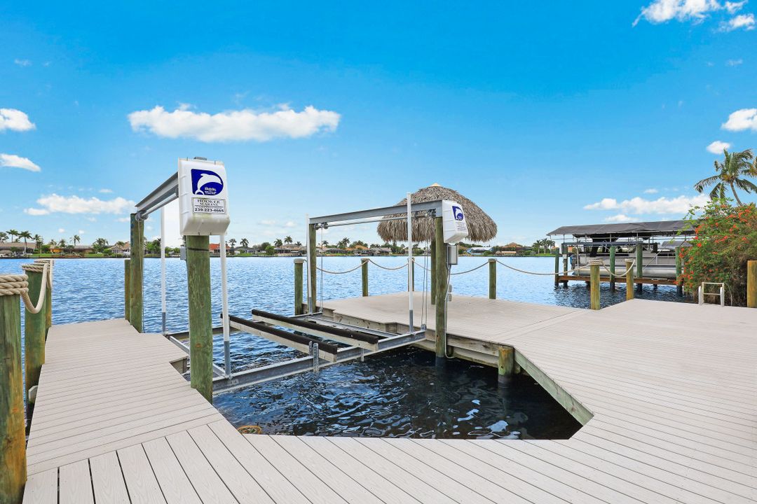 614 Cape Coral Pkwy W, Cape Coral, FL 33914