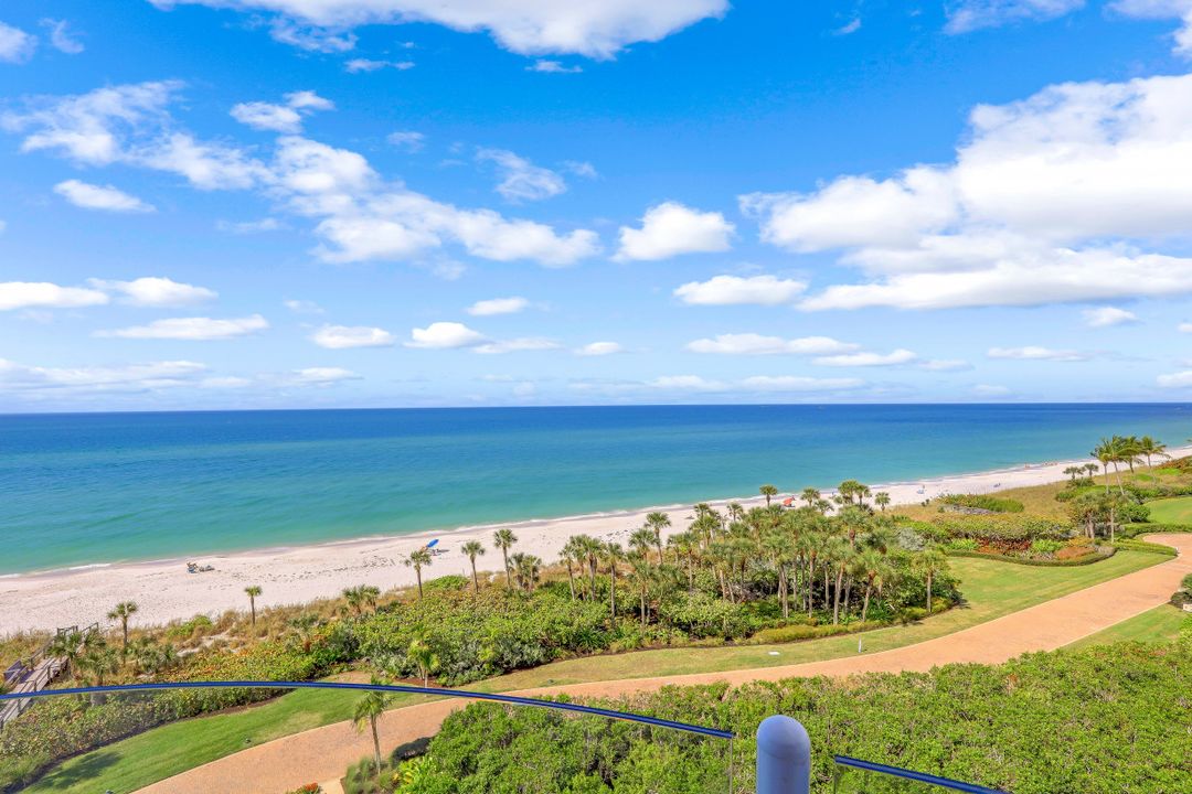 20 Seagate Dr #702, Naples, FL 34103