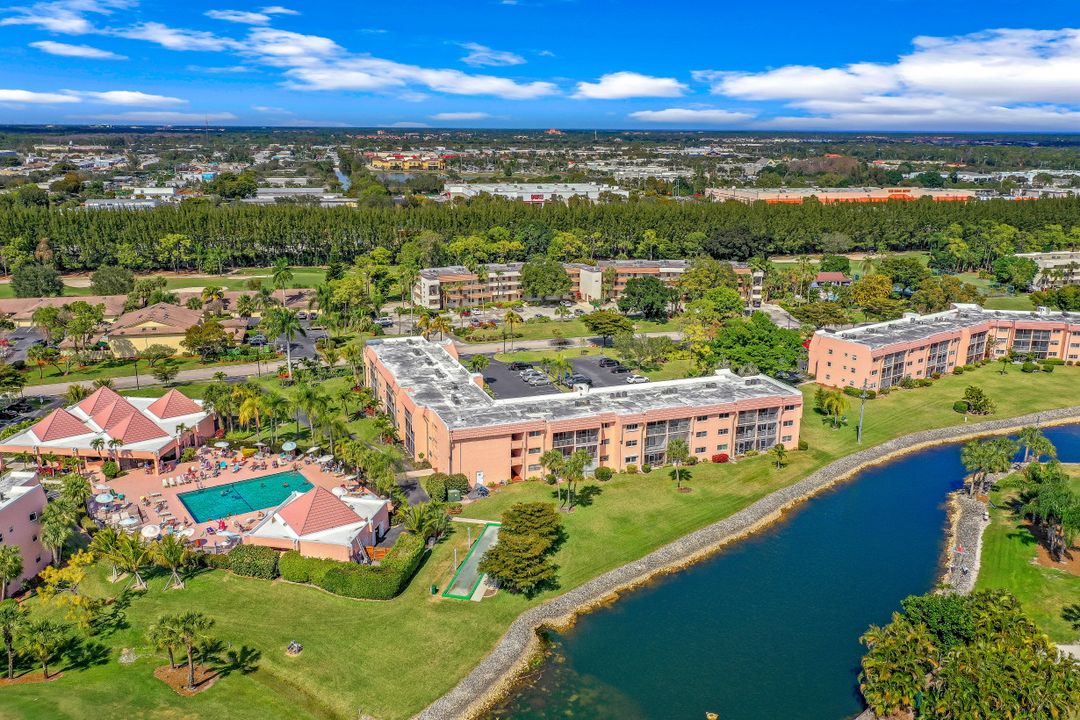200 Forest Lakes Blvd #203, Naples, FL 34105