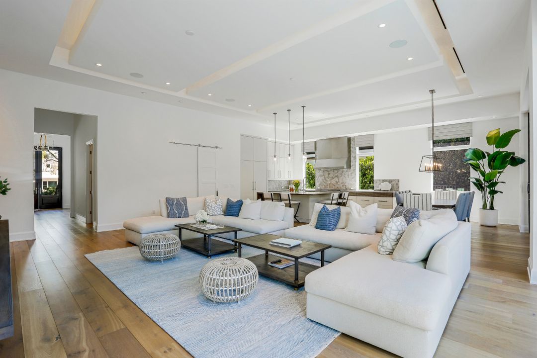 500 First Ave N, Naples, FL 34102