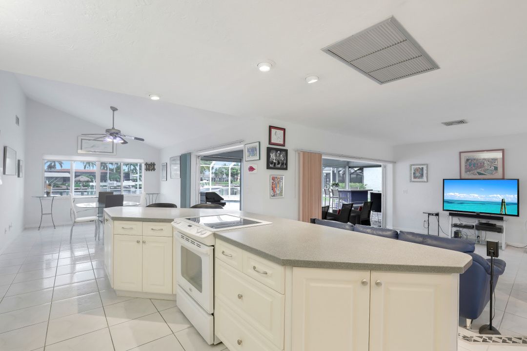 1923 SE 36th Terrace, Cape Coral, FL 33904