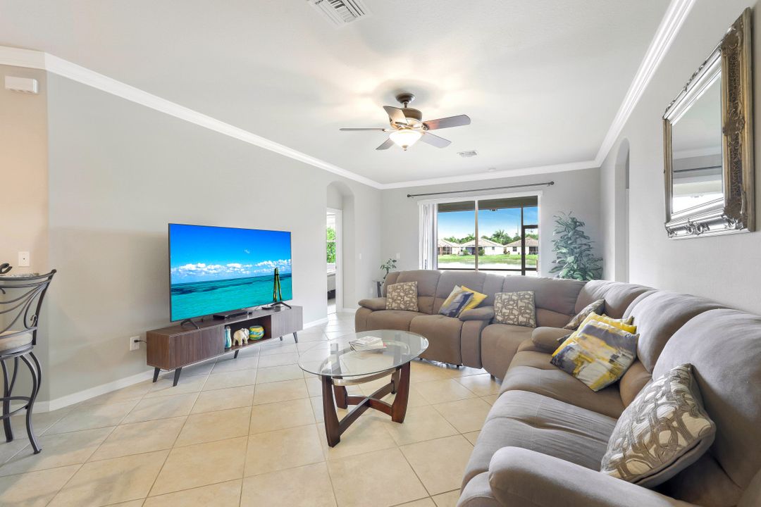 11435 Icarus Cir, Lehigh Acres, FL 33971