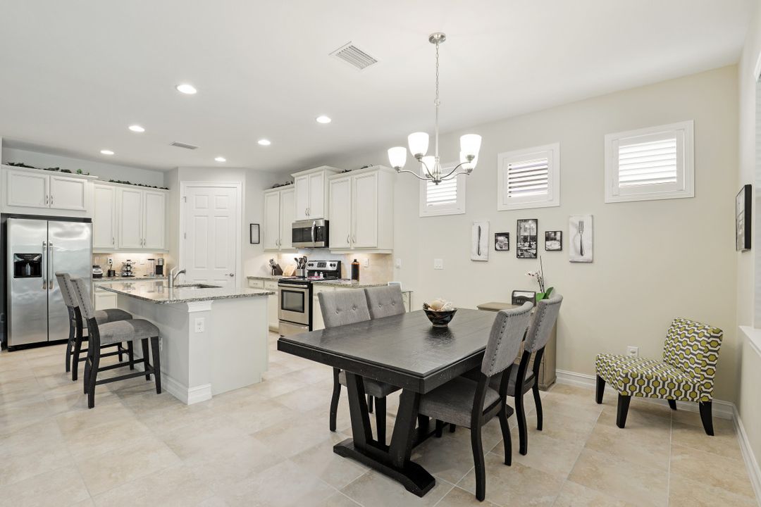 16432 Aberdeen Wy, Naples, FL 34110