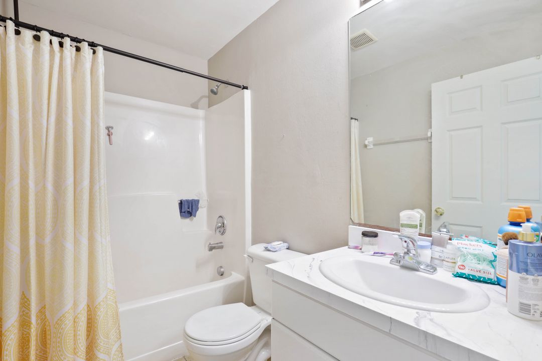 105 Harold Ave S #105 & 107, Lehigh Acres, FL 33973