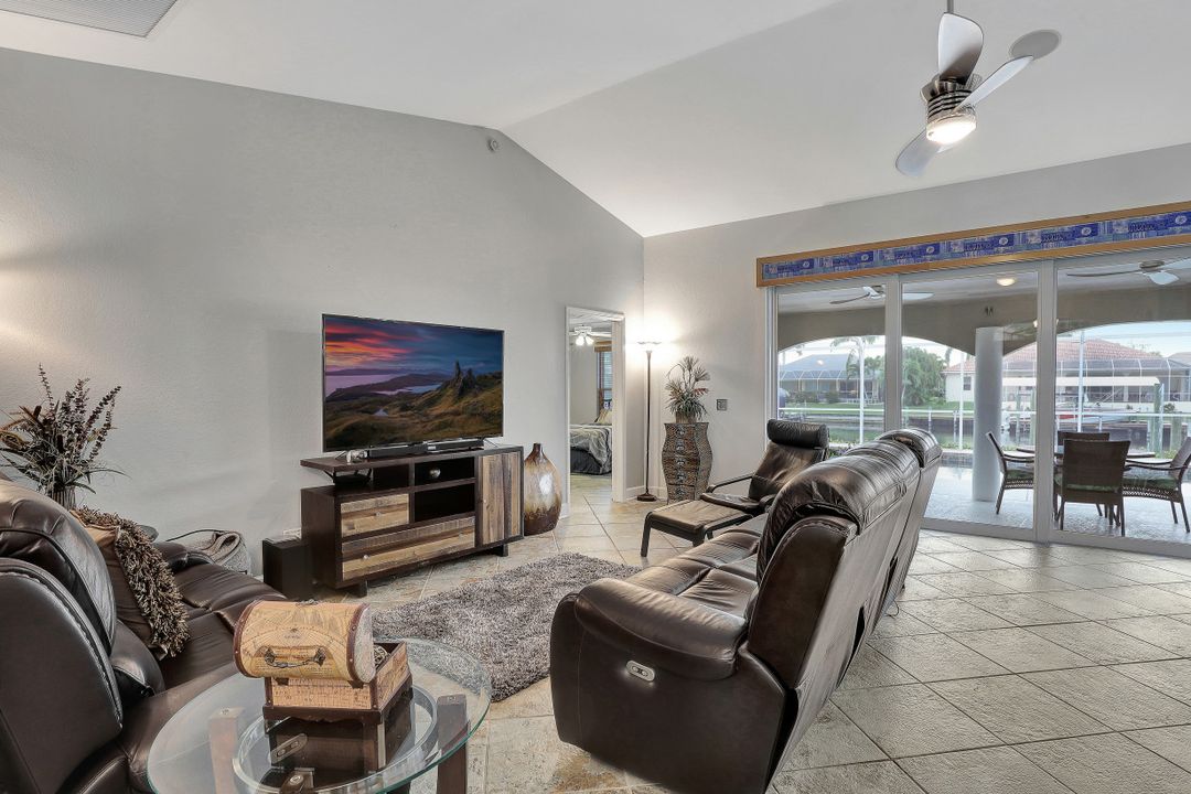 2130 SW 51st St, Cape Coral, FL 33914