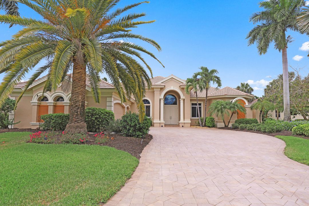 10590 Glen Lakes Dr, Bonita Springs, FL 34135